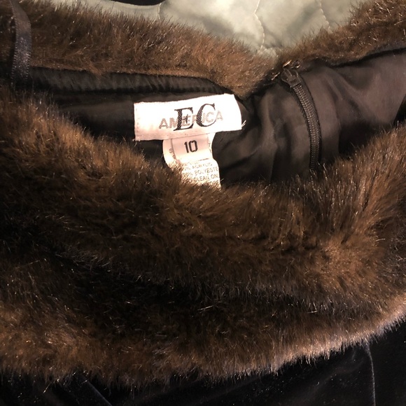 ELEGANT VELVET AND FAUX FUR OFF THE SHOULDER FULL LENGTH GOWN - Picture 5 of 16